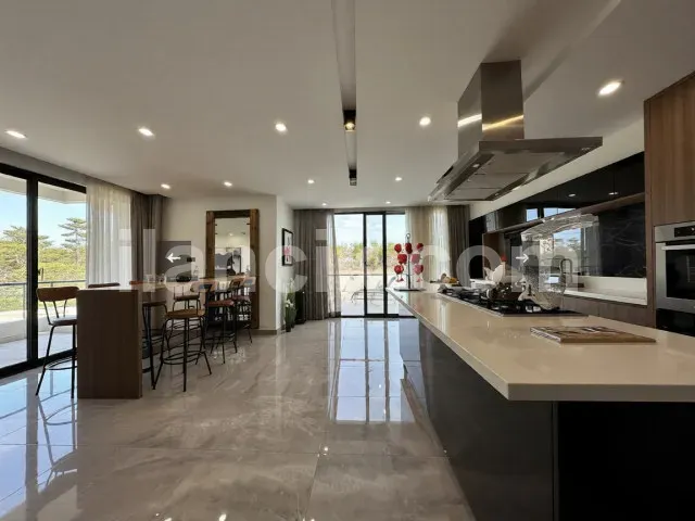 Satılık 4 Yatak Odalı Lüks Villa - Çatalköy, Girne - 13