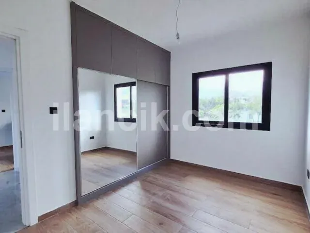 Alsancak'ta Satılık 2+1 Daire - Havuzlu Proje - 9
