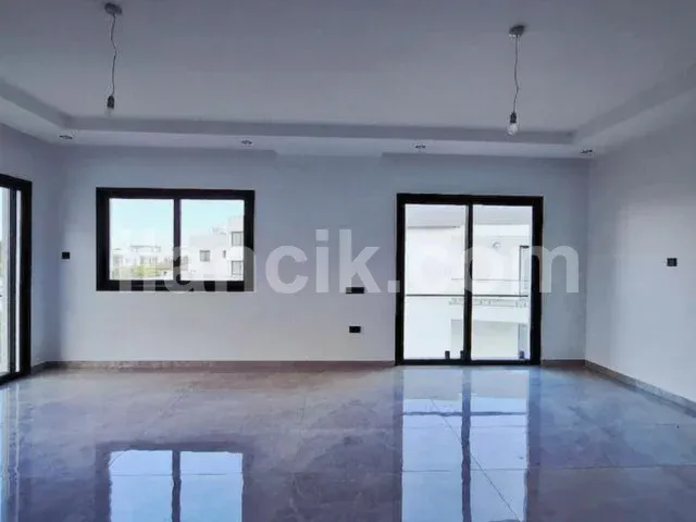 Alsancak'ta Satılık 2+1 Daire - Havuzlu Proje - 15