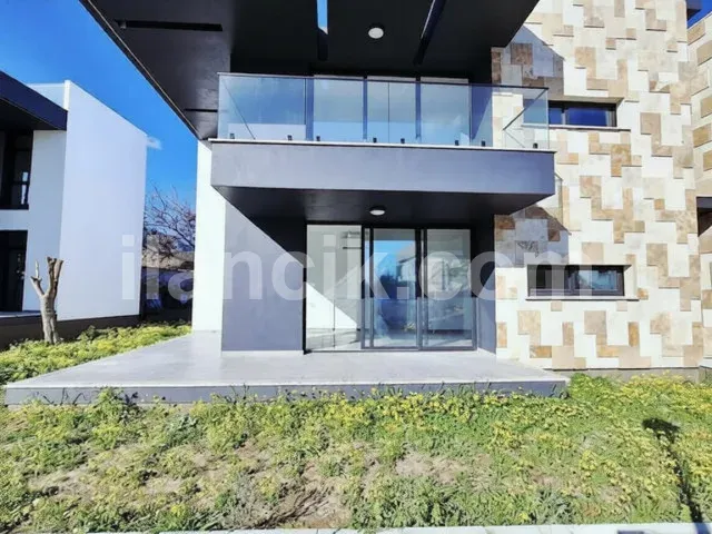 Satılık 2+1 Bahçe Katı Daire – Alsancak, Girne - 14