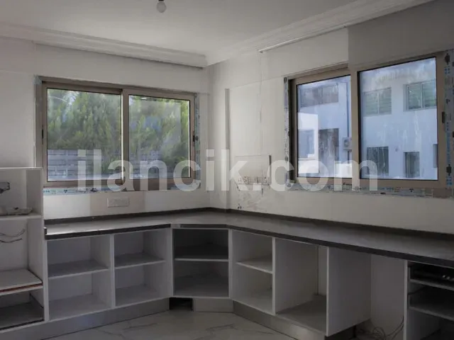 Alsancak'ta Satılık Villa – 580 m² Arsa - 3