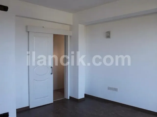 Alsancak'ta Satılık Villa – 580 m² Arsa - 4