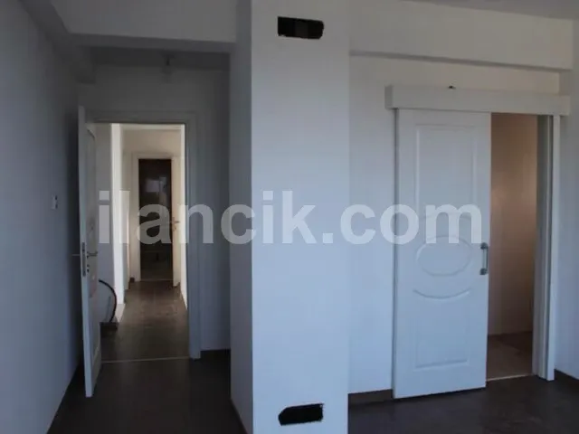Alsancak'ta Satılık Villa – 580 m² Arsa - 5