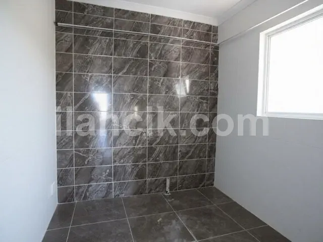 Alsancak'ta Satılık Villa – 580 m² Arsa - 12