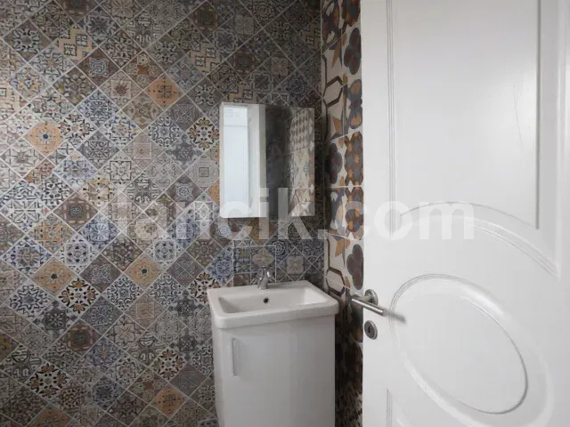 Alsancak'ta Satılık Villa – 580 m² Arsa - 16