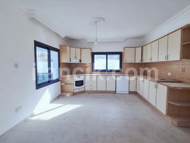 Satılık 4 Odalı Havuzlu Villa - Alsancak, Girne - 6