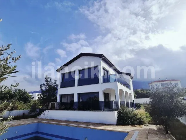 Satılık 4 Odalı Havuzlu Villa - Alsancak, Girne - 8