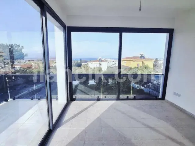 Satılık 4 Odalı Havuzlu Villa - Alsancak, Girne - 9