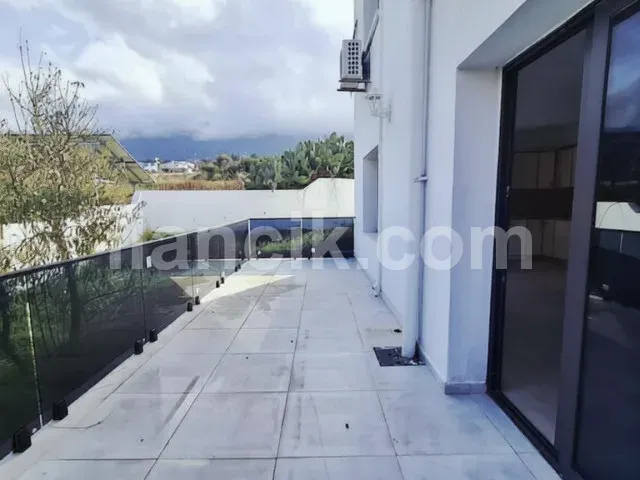 Satılık 4 Odalı Havuzlu Villa - Alsancak, Girne - 10