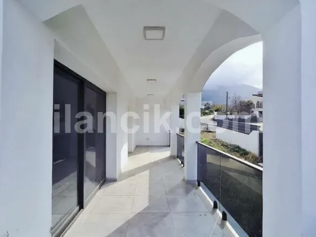 Satılık 4 Odalı Havuzlu Villa - Alsancak, Girne - 12