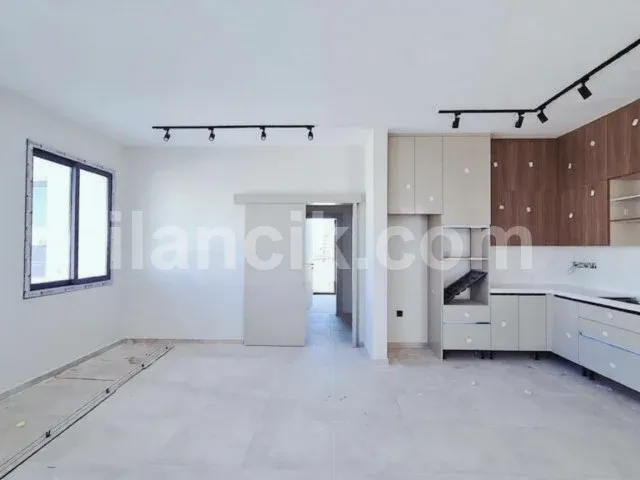 Girne Alsancak'ta Satılık 2 Yatak Odalı Çatı Katı Dairesi - 4