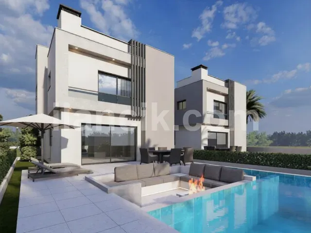 Alsancak'ta Satılık Havuzlu 3 Yatak Odalı Villa