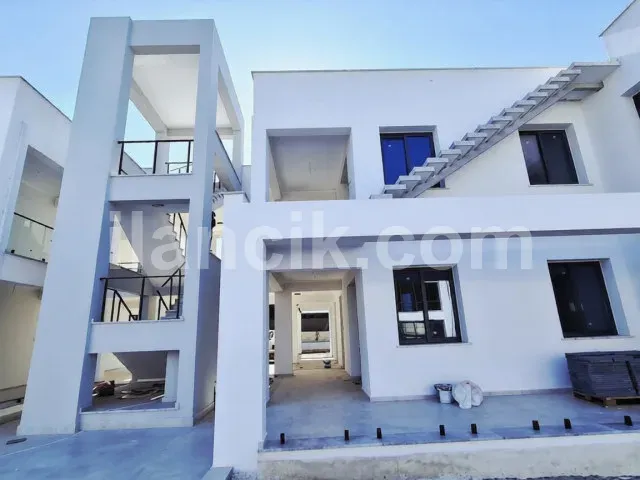 Girne Alsancak'ta Satılık 2 Yatak Odalı Çatı Katı Dairesi - 19