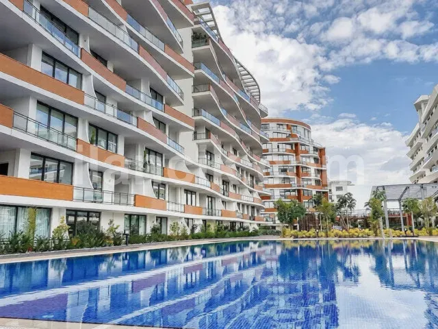 Yukarı Girne'de Satılık 3 Yatak Odalı Eşyalı Daire