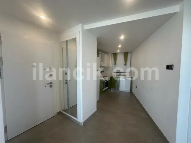 Yukarı Girne'de Satılık 2 Yatak Odalı Eşyalı Daire - 4