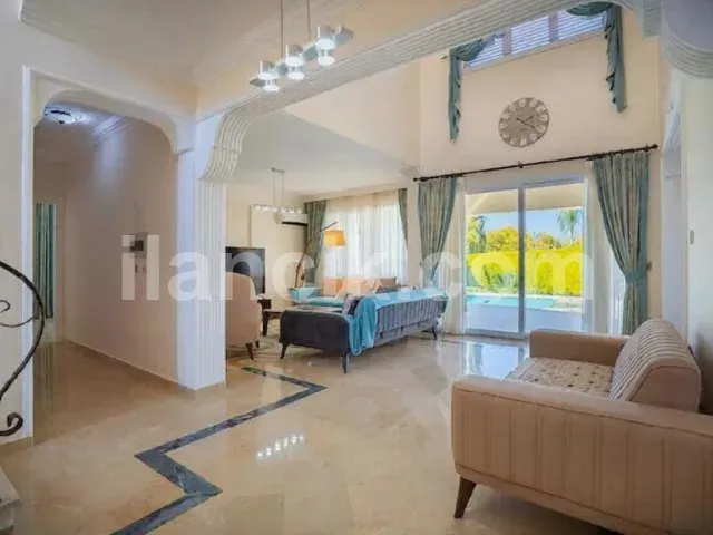 Satılık 4 Yatak Odalı Villa – Lapta, Girne - 2