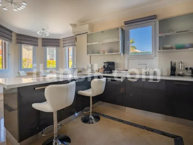 Satılık 4 Yatak Odalı Villa – Lapta, Girne - 5