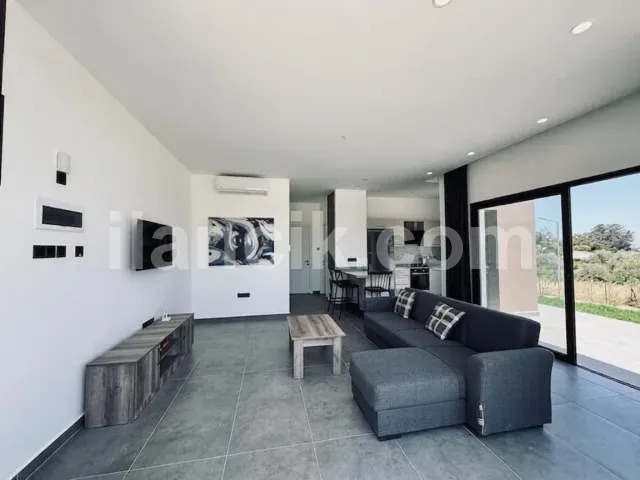 Lapta'da Satılık 2 Yatak Odalı Modern Daire - 2