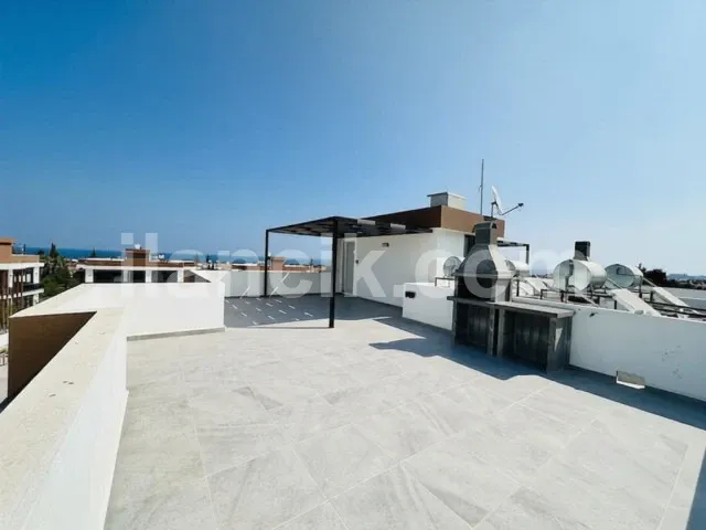 Lapta'da Satılık 2 Yatak Odalı Penthouse - Denize Yakın - 8
