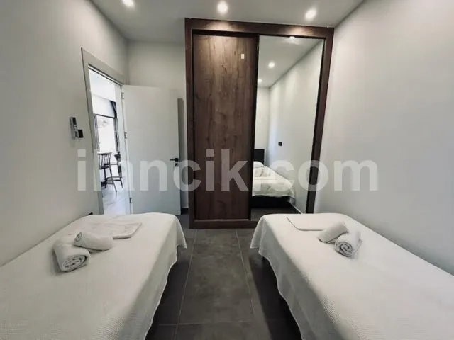 Lapta'da Satılık 2 Yatak Odalı Modern Daire - 7