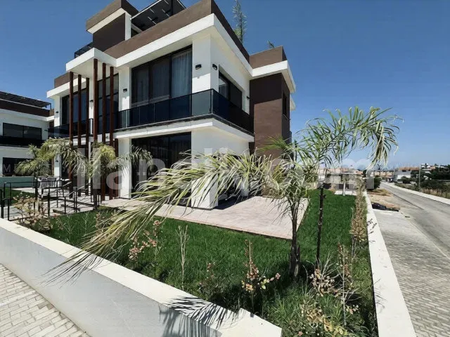 Lapta'da Satılık 2 Yatak Odalı Penthouse - Denize Yakın - 9