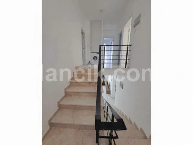 Lapta'da Satılık 2 Yatak Odalı Eşyalı İkiz Villa - 7