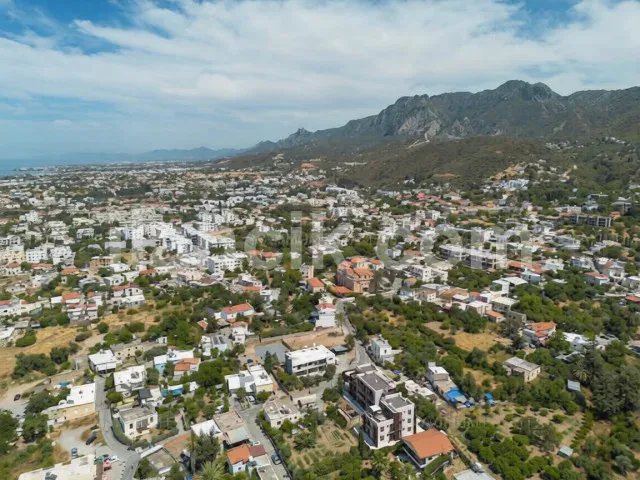 Alsancak'ta Satılık 2 Yatak Odalı Zemin Kat Daire - 8
