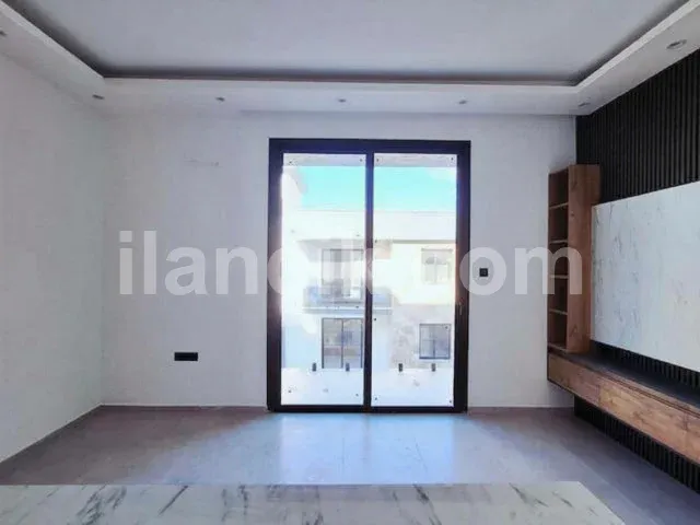 Satılık 2+1 Daire - Lapta, Girne - Geniş Teras - 4