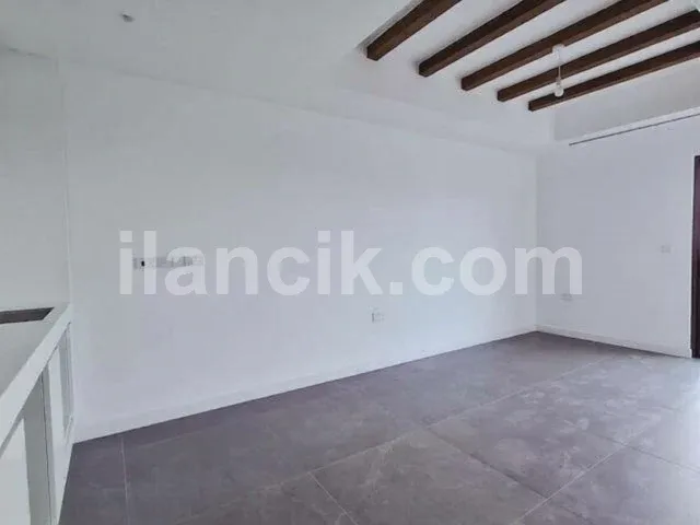 Alsancak'ta Satılık 2 Yatak Odalı Penthouse - Girne - 3