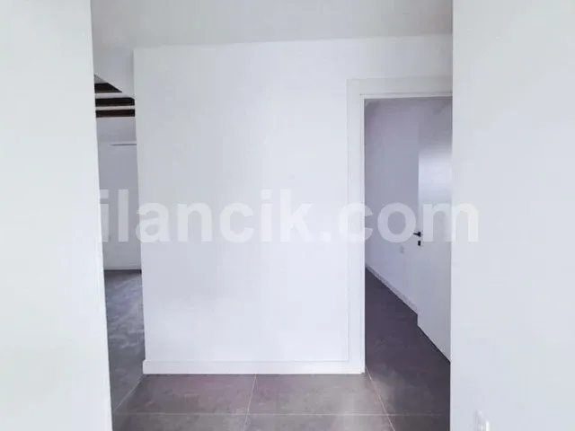 Alsancak'ta Satılık 2 Yatak Odalı Daire, Girne - 5