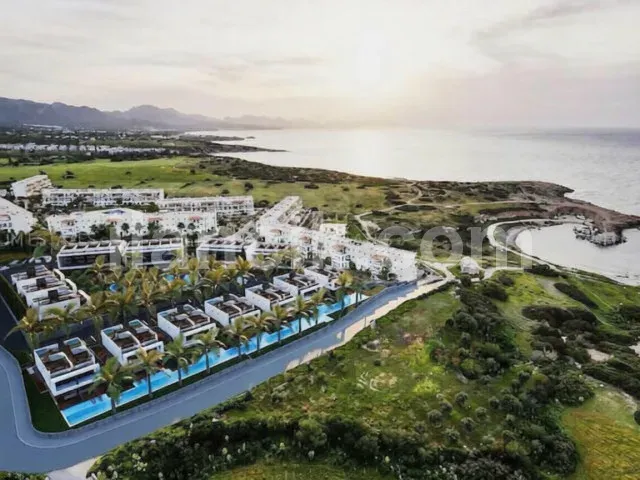 Tatlısu'da Satılık Modern İkiz Villa - Güvenlikli Site