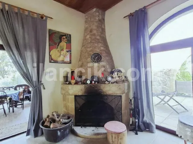 Satılık 5 Yatak Odalı Taş Villa – Zeytinlik, Girne - 5