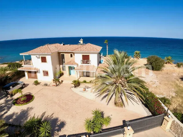 Satılık 3 Yatak Odalı Lüks Villa - Esentepe, Girne