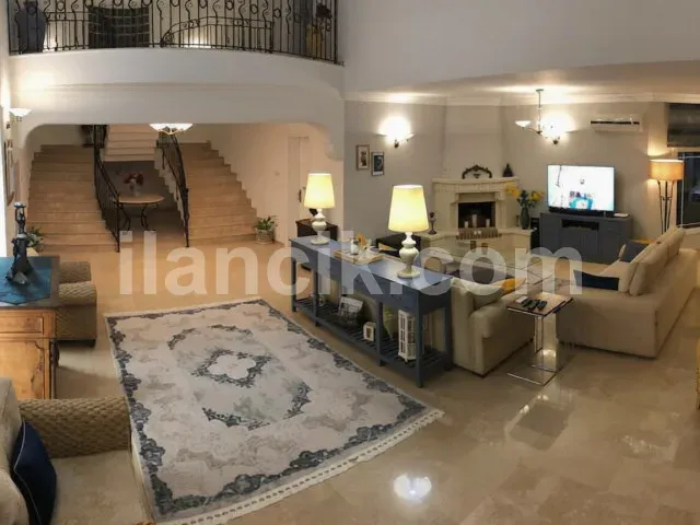 Edremit'te Satılık 5 Yatak Odalı Lüks Villa – 3573 m² Arsa - 6