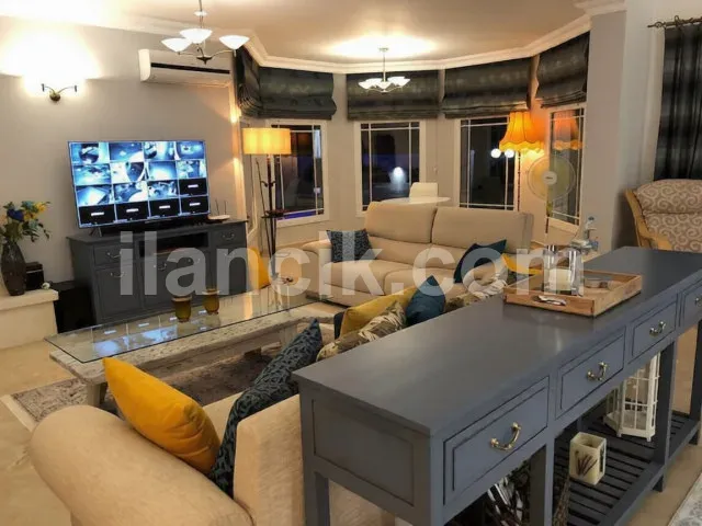 Edremit'te Satılık 5 Yatak Odalı Lüks Villa – 3573 m² Arsa - 7