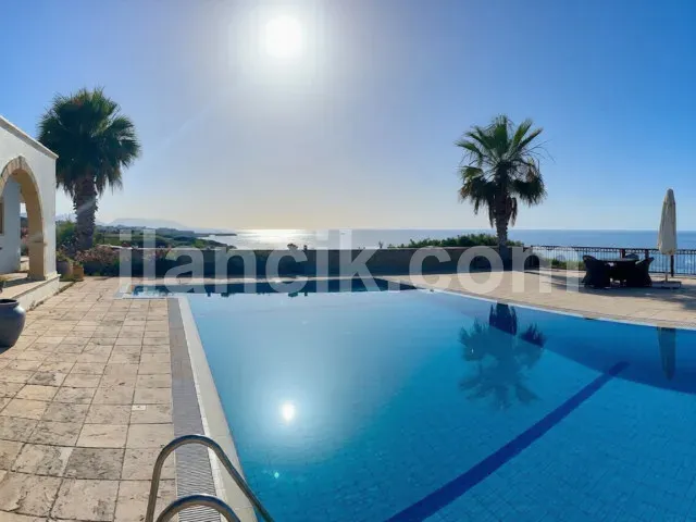 Satılık 3 Yatak Odalı Lüks Villa - Esentepe, Girne - 6
