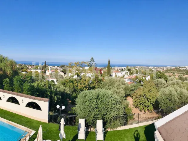 Edremit'te Satılık 5 Yatak Odalı Lüks Villa – 3573 m² Arsa - 13
