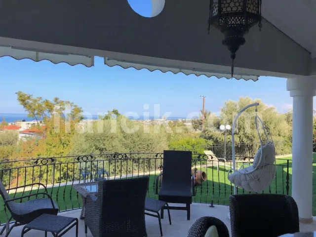 Edremit'te Satılık 5 Yatak Odalı Lüks Villa – 3573 m² Arsa - 15