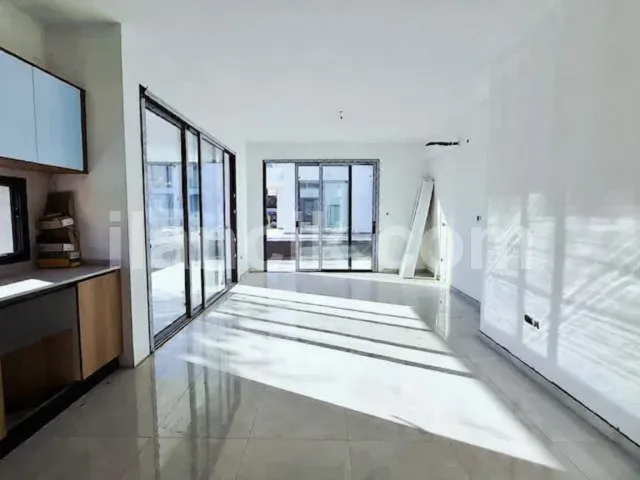 Alsancak'ta Satılık 2+1 Bahçeli Daire