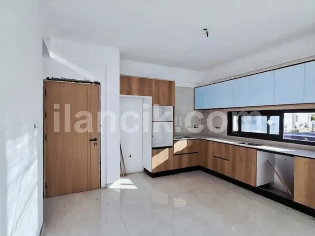 Alsancak'ta Satılık 2+1 Bahçeli Daire - 5