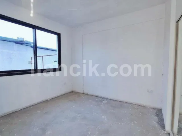 Alsancak'ta Satılık 2+1 Bahçeli Daire - 9
