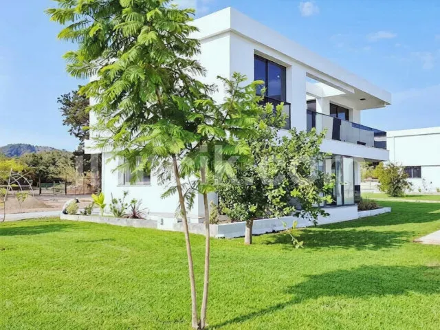 Satılık 3+1 Villa - Karşıyaka, Girne | 600 m² Arsa