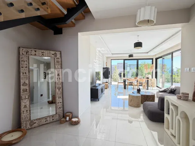 Ozanköy'de Satılık 3 Yatak Odalı Muhteşem Manzaralı Villa - 11