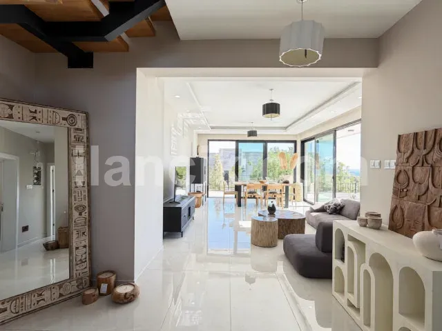 Ozanköy'de Satılık 3 Yatak Odalı Muhteşem Manzaralı Villa - 17
