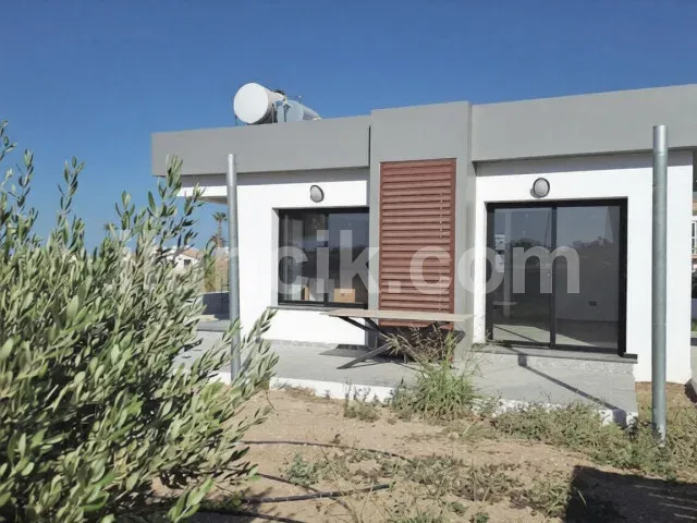 Alsancak'ta Satılık 2 Yatak Odalı Müstakil Bungalov - 2