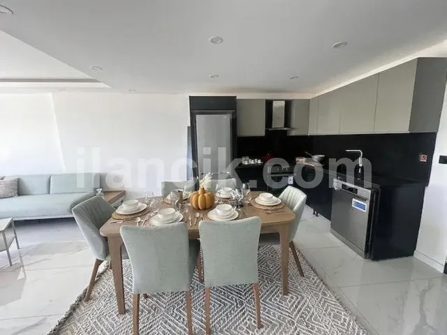 Girne Merkezde Satılık 1+1 Mobilyalı Daire