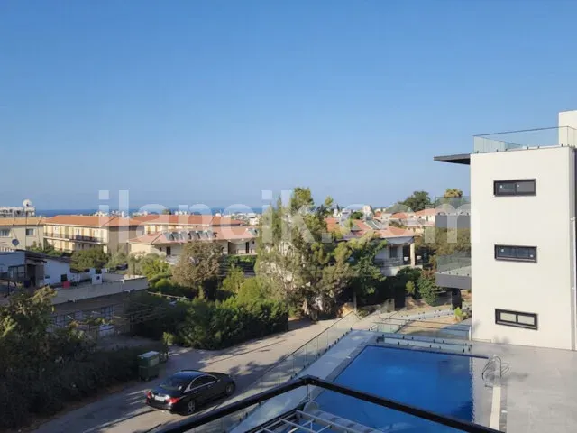 Alsancak'ta Satılık 2+1 Penthouse - Havuzlu Site - 2