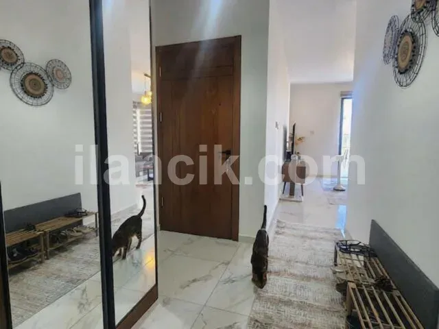 Alsancak'ta Satılık 2+1 Penthouse - Havuzlu Site - 8