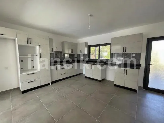 Alagadi'de Satılık Denize Sıfır 3 Yatak Odalı Villa - 3