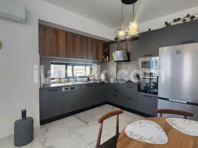 Alsancak'ta Satılık 2+1 Penthouse - Havuzlu Site - 12